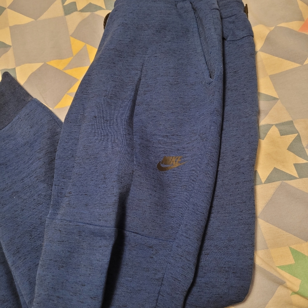 Nike tech fleece jogger pants